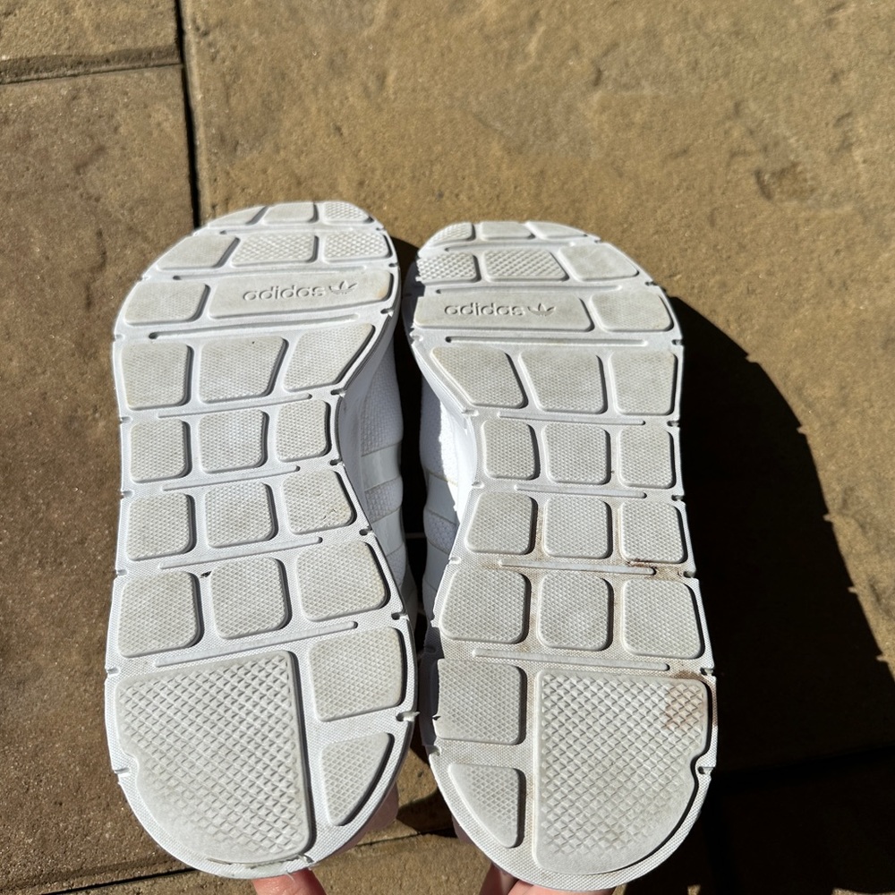 Adidas Swift Run - image 6